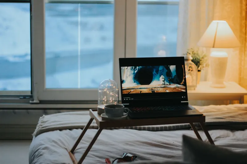 Dealer, Danger, Doorstep: How Live Casino Streaming Turns Your Home Into a Gambling Venue